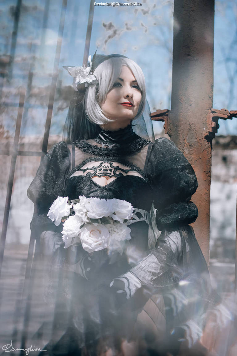 NieR AutomatA - 2B (YoRHa No.2 Type-B) Cosplay full length photo