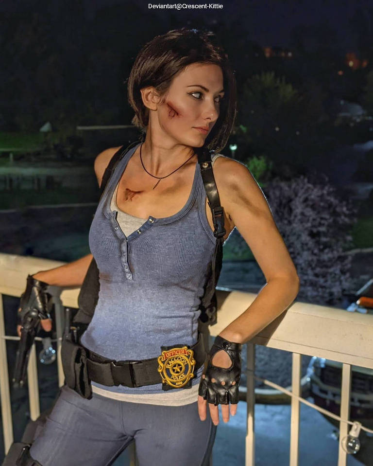 Resident Evil 3 - Remake - Jill Valentine Cosplay character costume portrait