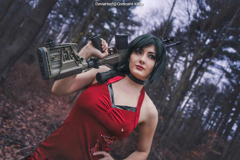 Resident Evil 4 - Ada Wong Cosplay full body character photo
