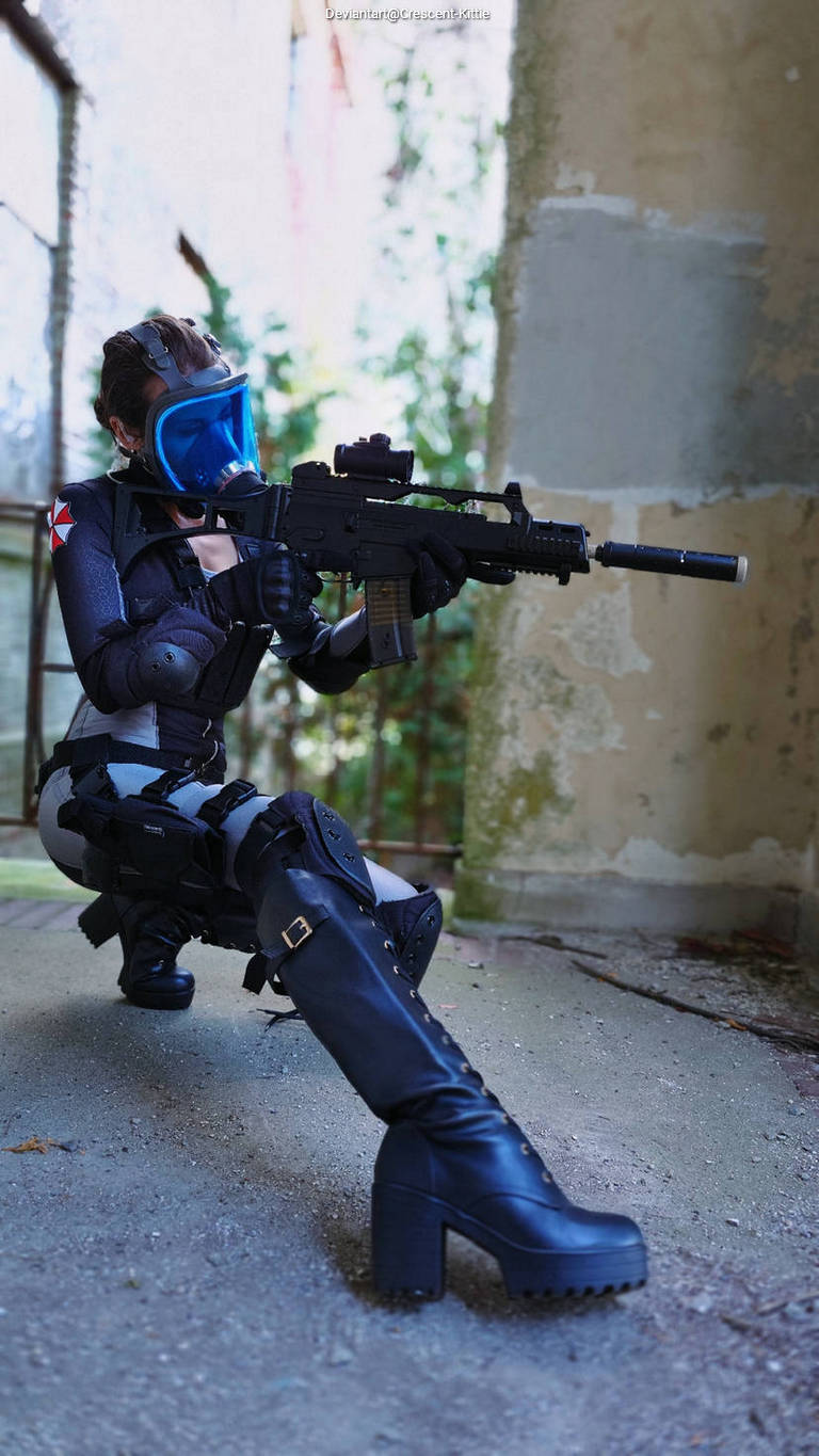 Resident Evil - Operation Raccoon City - Karena LesProux (LUPO) Cosplay full body character photo