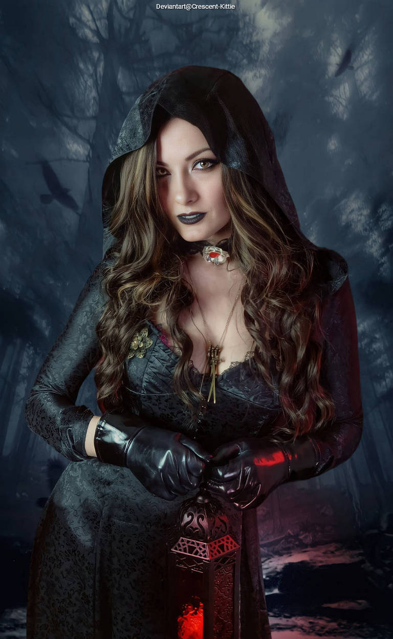 Resident Evil Village - Cassandra Dimitrescu Cosplay full length photo