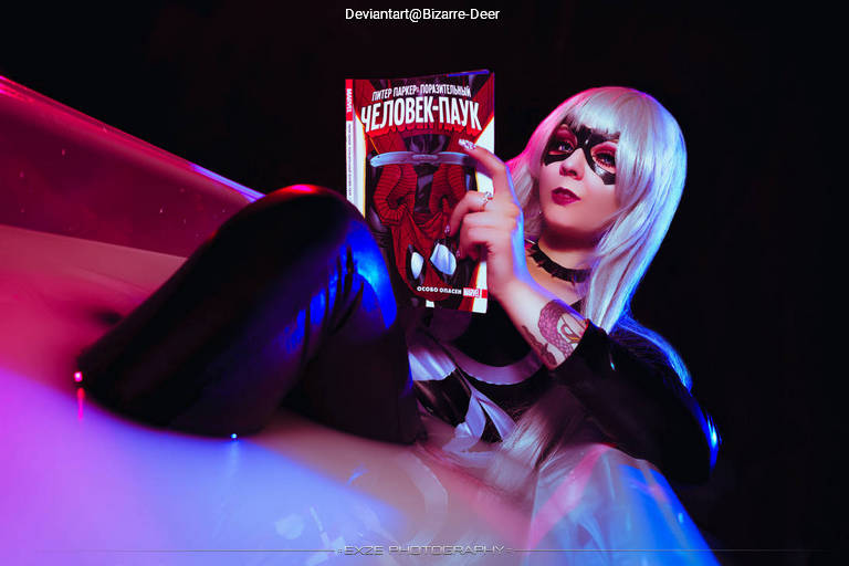 Spider-Man - Felicia Hardy (Black Cat) Cosplay full body character photo