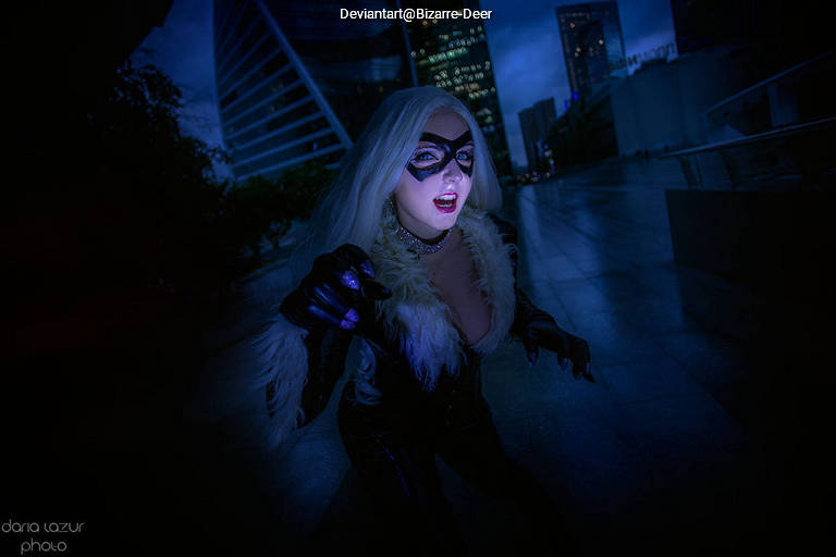 Spider-Man - Felicia Hardy (Black Cat) Cosplay full length character portrait