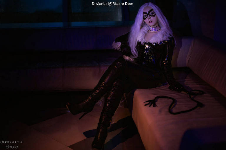 Spider-Man - Felicia Hardy (Black Cat) Cosplay costume showcase portrait