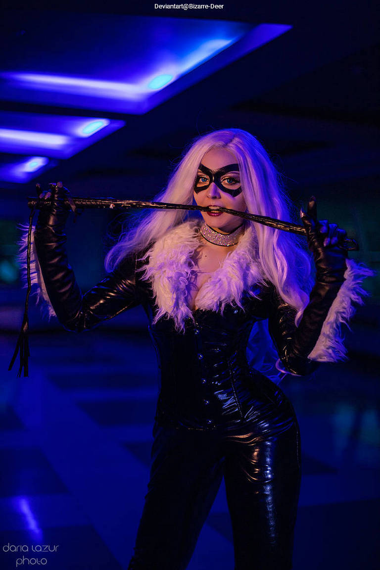 Spider-Man - Felicia Hardy (Black Cat) Cosplay full body character photo
