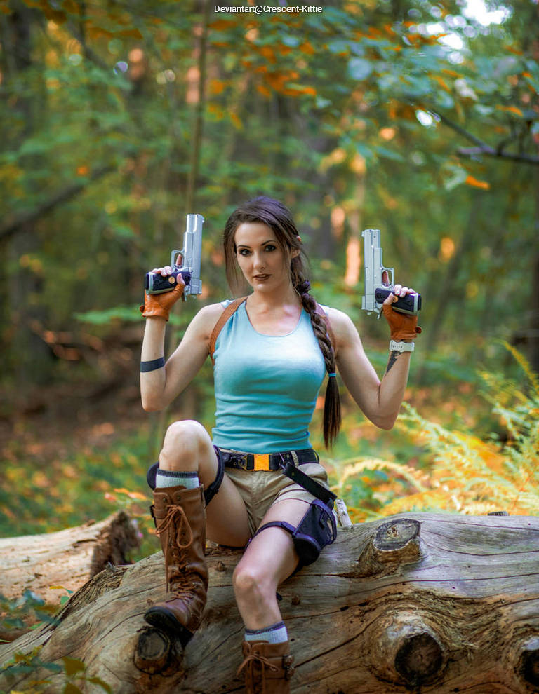 Tomb Raider - Lara Croft (Classic) Cosplay full body portrait