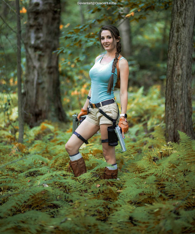 Tomb Raider - Lara Croft (Classic) Cosplay character costume portrait