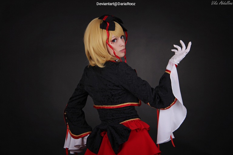 Vocaloid - Kagamine Rin Cosplay full length photo