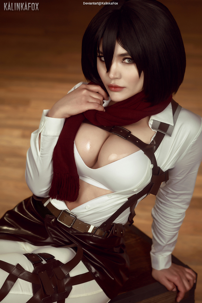 Attack on Titan - Mikasa Ackermann Cosplay full length character portrait