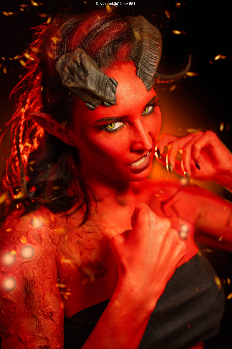 Baldurs Gate 3 - Karlach Cliffgate (Lingerie) Cosplay - delicate portrait