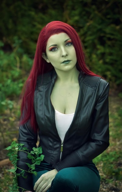 Batman - Poison Ivy (Pamela Lillian Isley) Cosplay