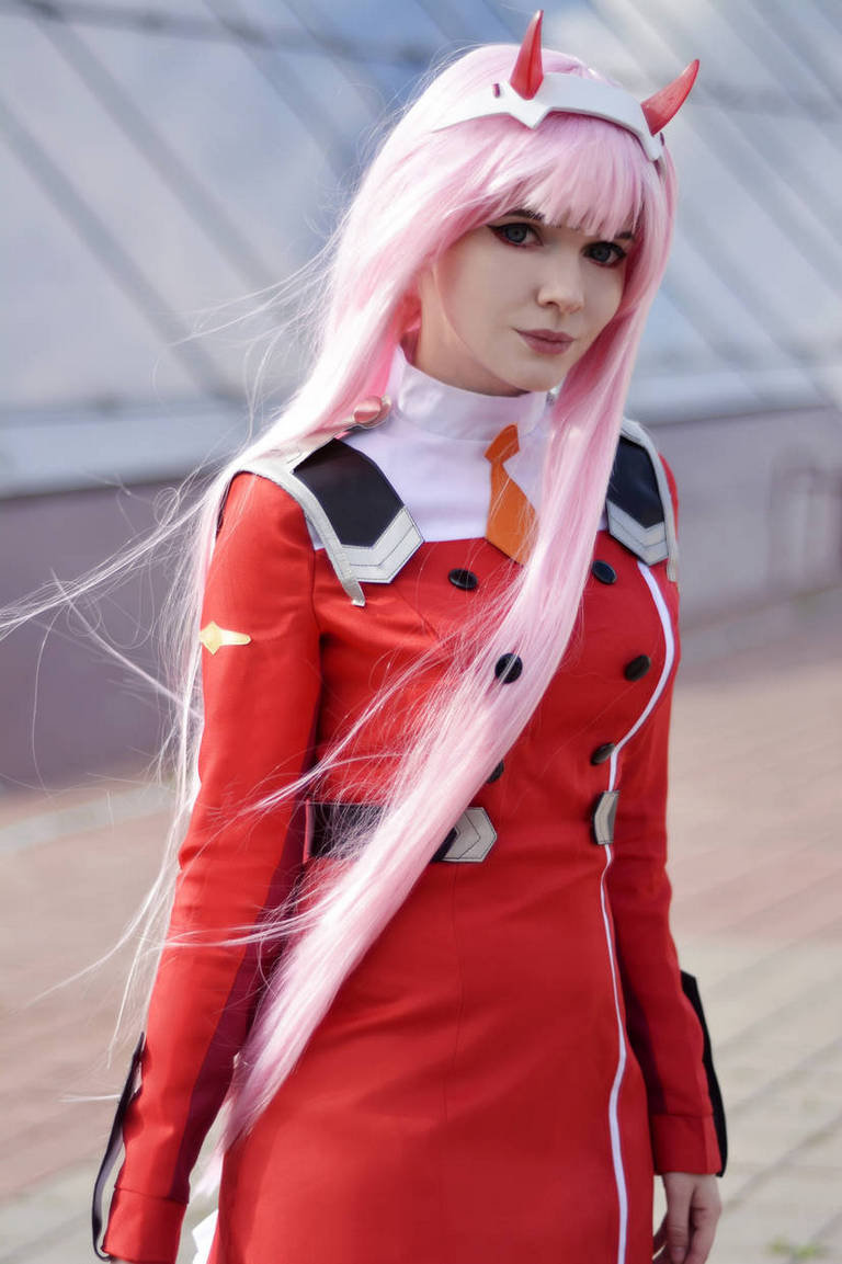 DARLING in the FRANXX - Zero Two (Partner Killer) Cosplay full body portrait
