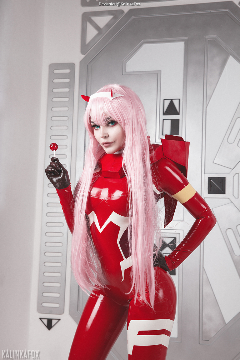 DARLING in the FRANXX - Zero Two (Partner Killer) (Plugsuit) Cosplay costume showcase portrait