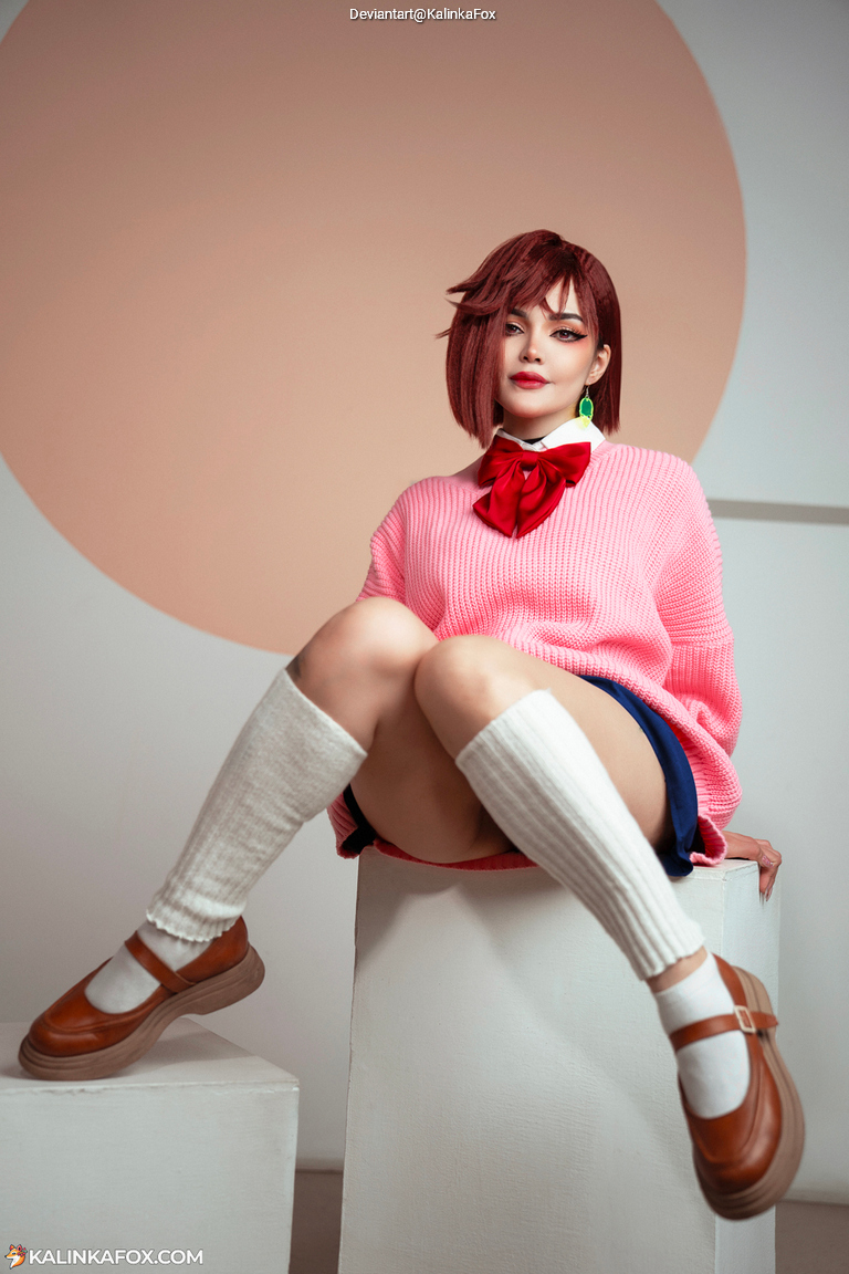 Dandadan - Momo Ayase Cosplay character costume portrait