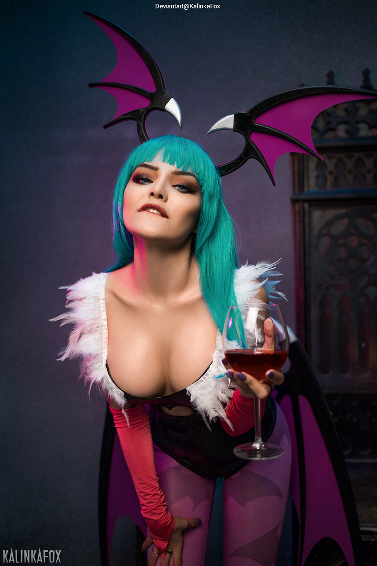 Darkstalkers - Resurrection - Morrigan Aensland Cosplay full body character photo