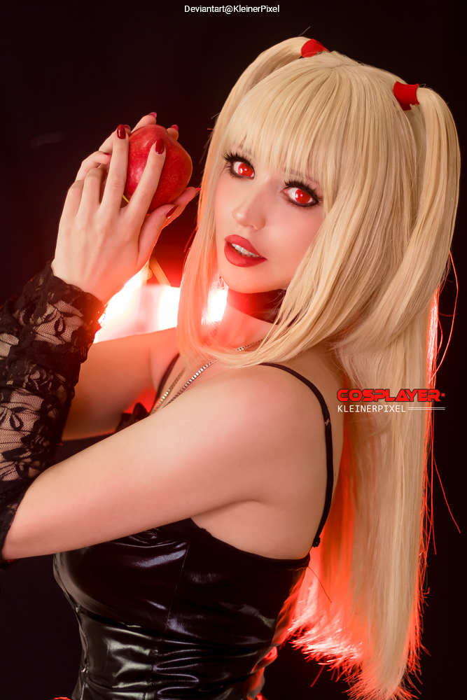 Death Note - Misa Amane (Misa Misa) Cosplay full length photo