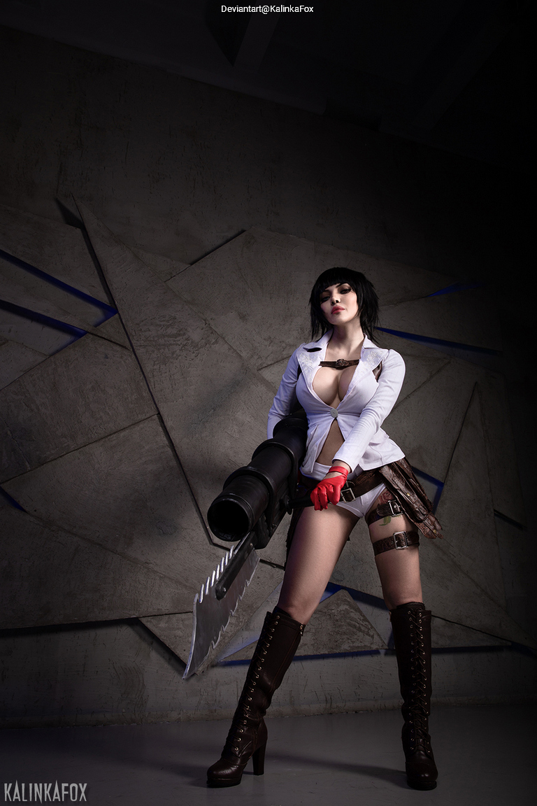 Devil May Cry 3 - Dantes Awakening - Lady Cosplay full body portrait