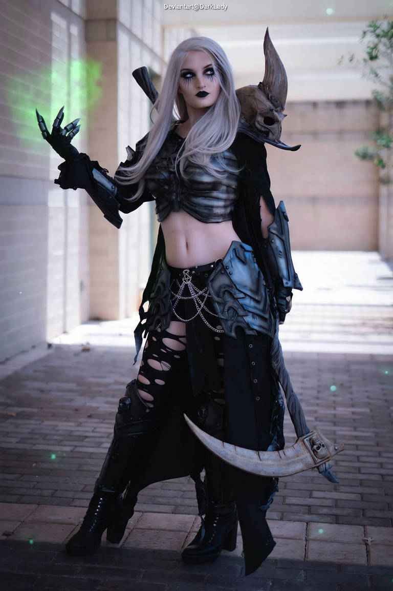 Diablo 3 - Rise of the Necromancer - Xul (Necromancer) Cosplay full body portrait