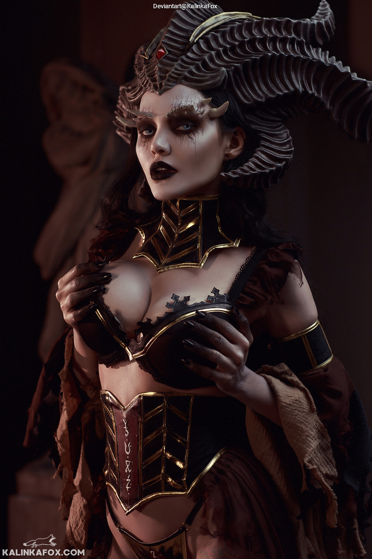 Diablo 4 - Lilith (Daughter of Hatred) (Lingerie) Cosplay full body character photo