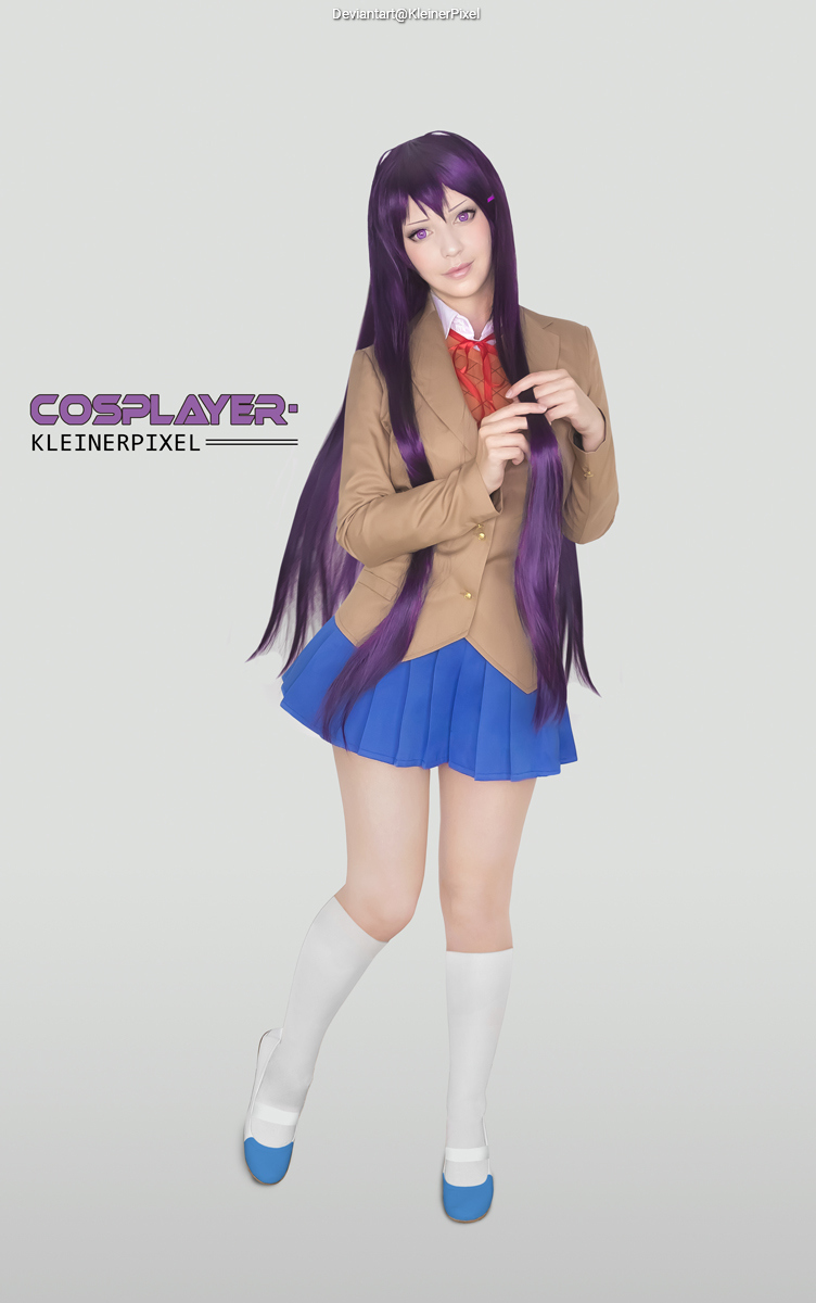 Doki Doki Literature Club - Yuri Cosplay - full length character portrait