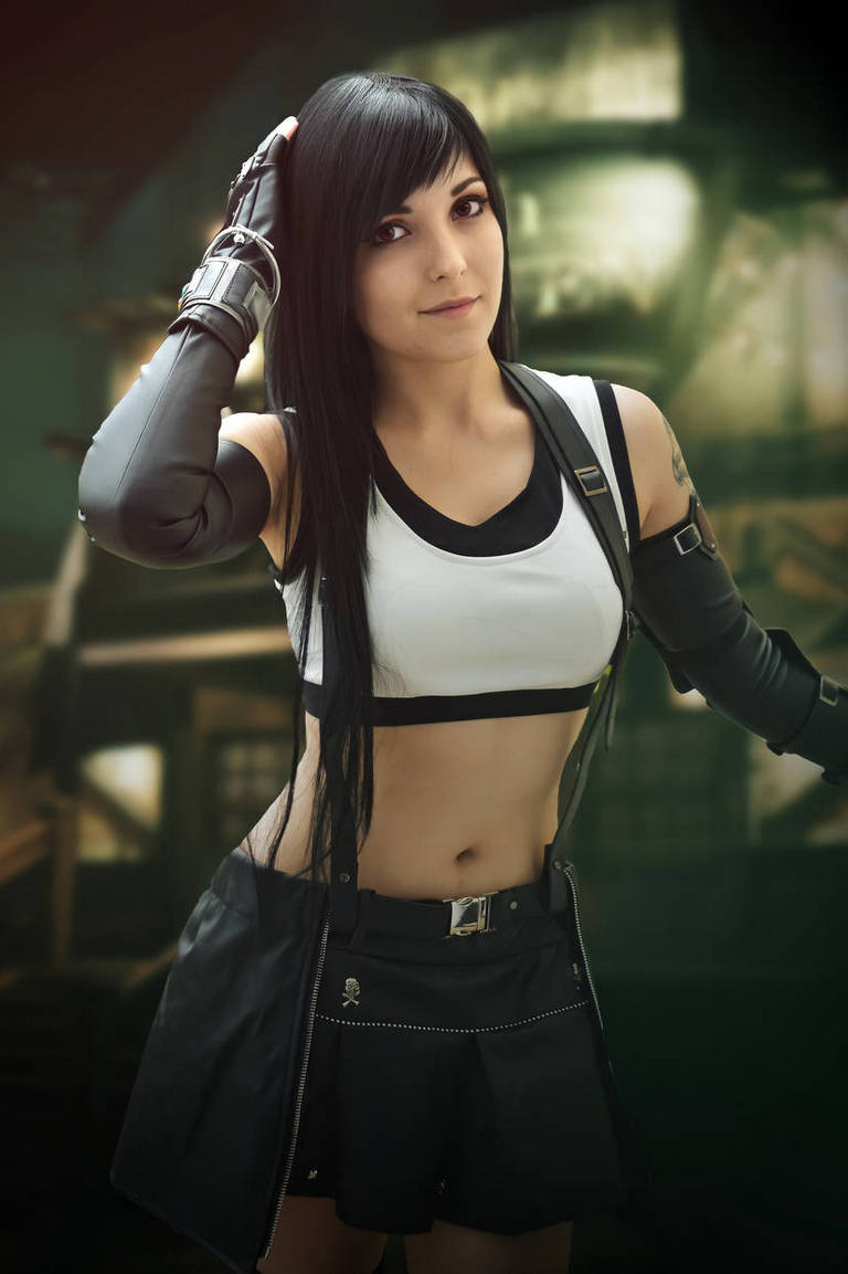 Final Fantasy 7 - Remake - Tifa Lockhart Cosplay full body character photo