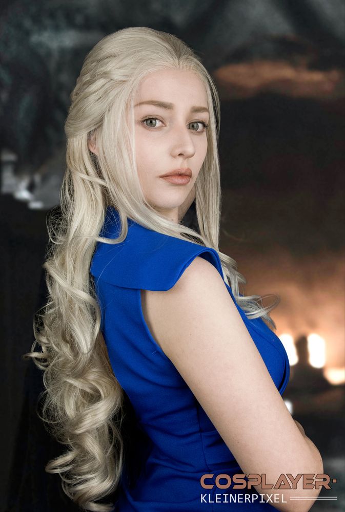 Game of Thrones - Daenerys Targaryen Cosplay character costume portrait