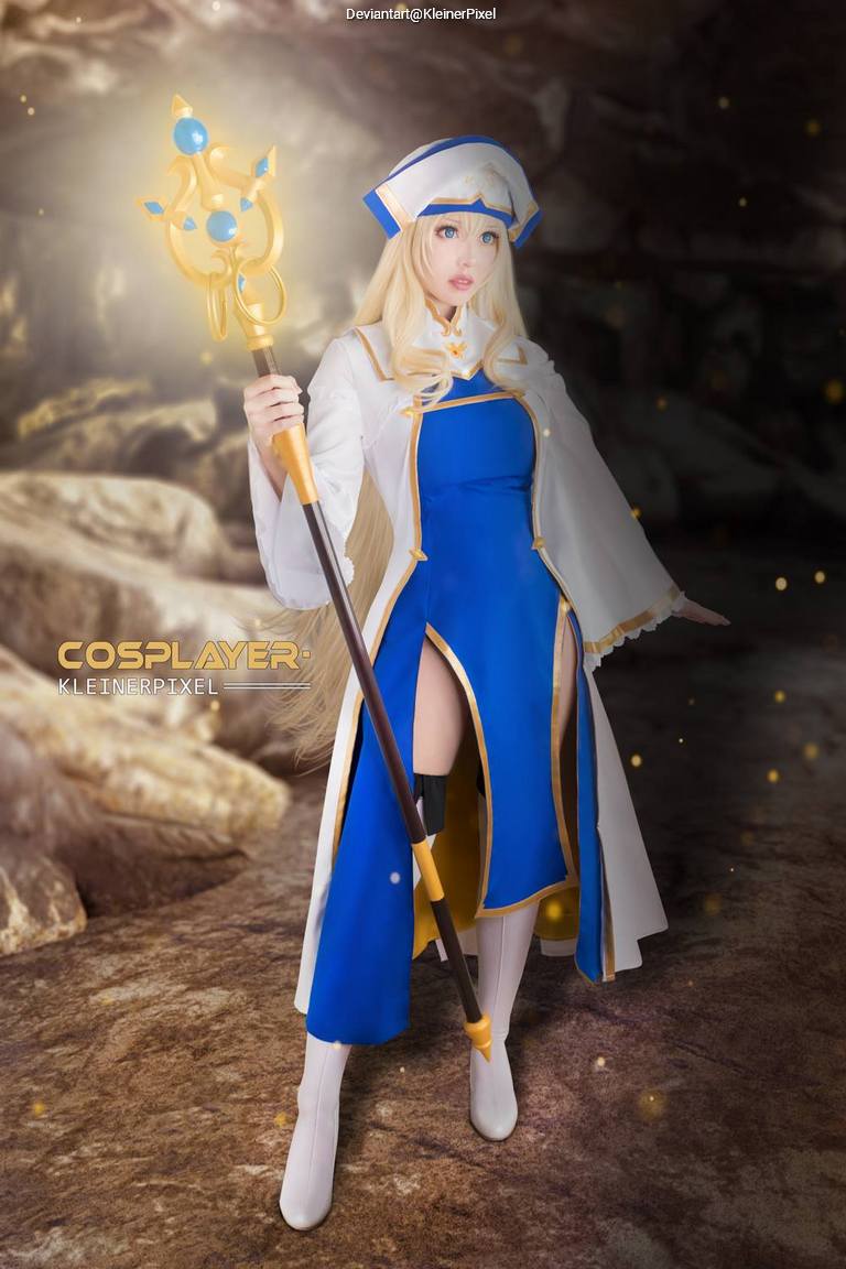 Goblin Slayer - Priestess (Onna Shinkan) Cosplay full length photo