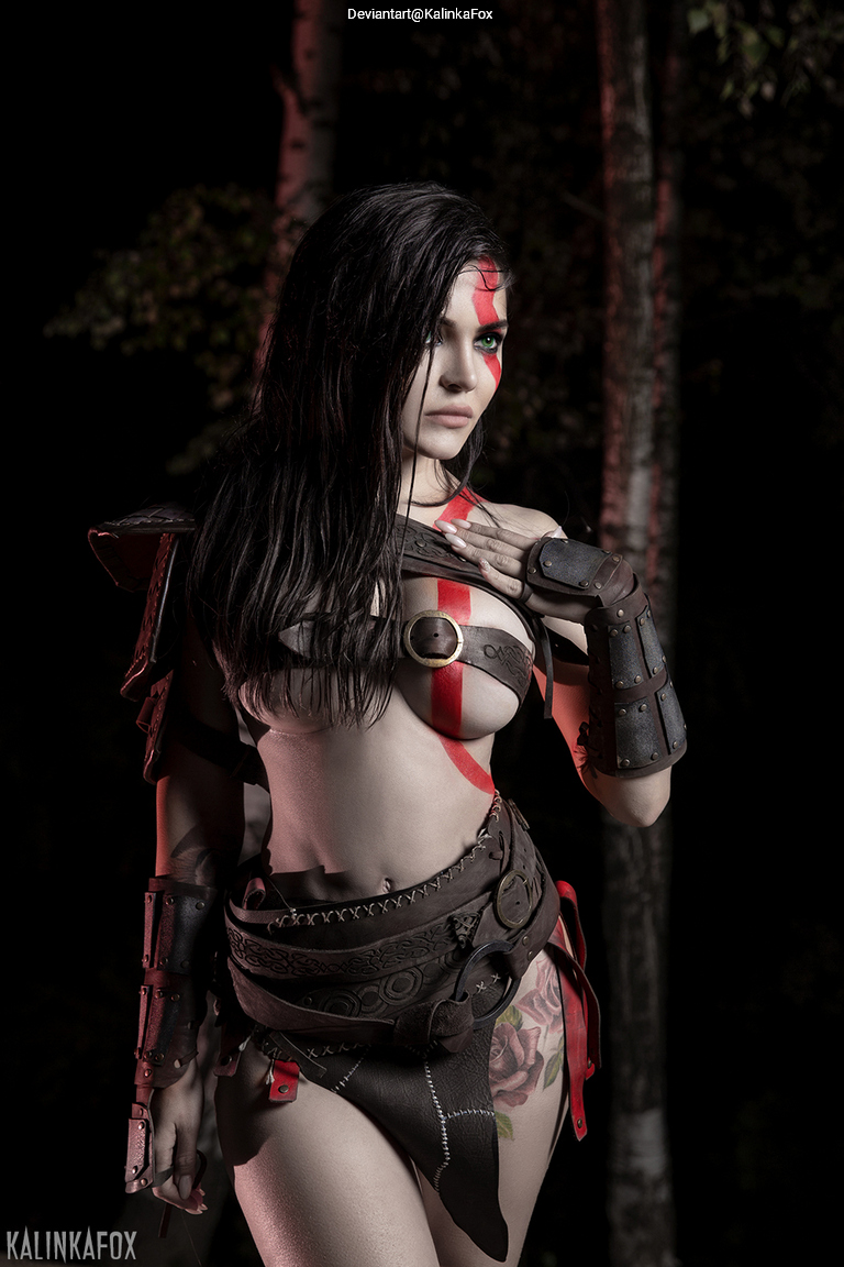 God of War - Kratos (Norse Era) (Female) Cosplay full body character photo