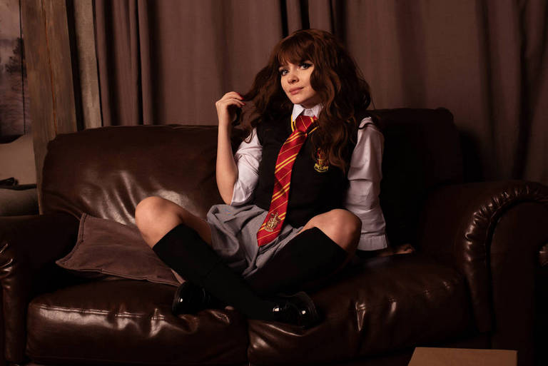 Harry Potter - Hermione Granger Cosplay character costume portrait