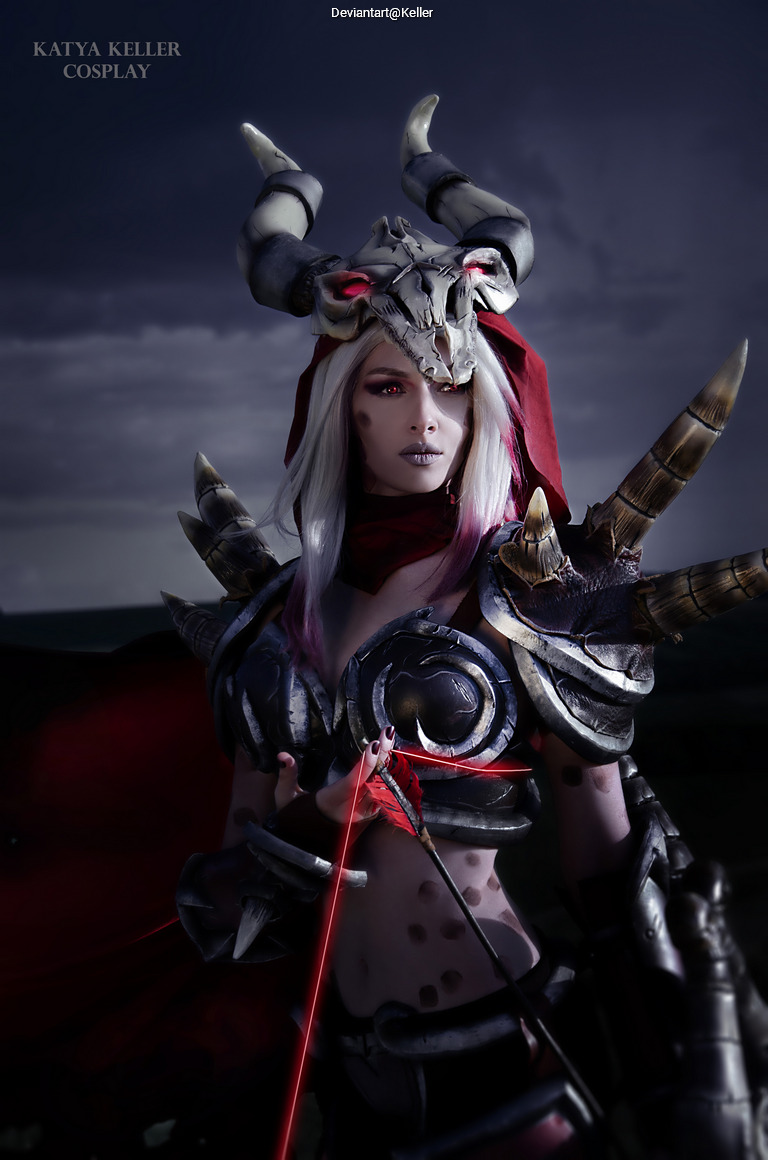 Heroes of the Storm - Sylvanas Windrunner (Blood Raven) Cosplay full body character photo