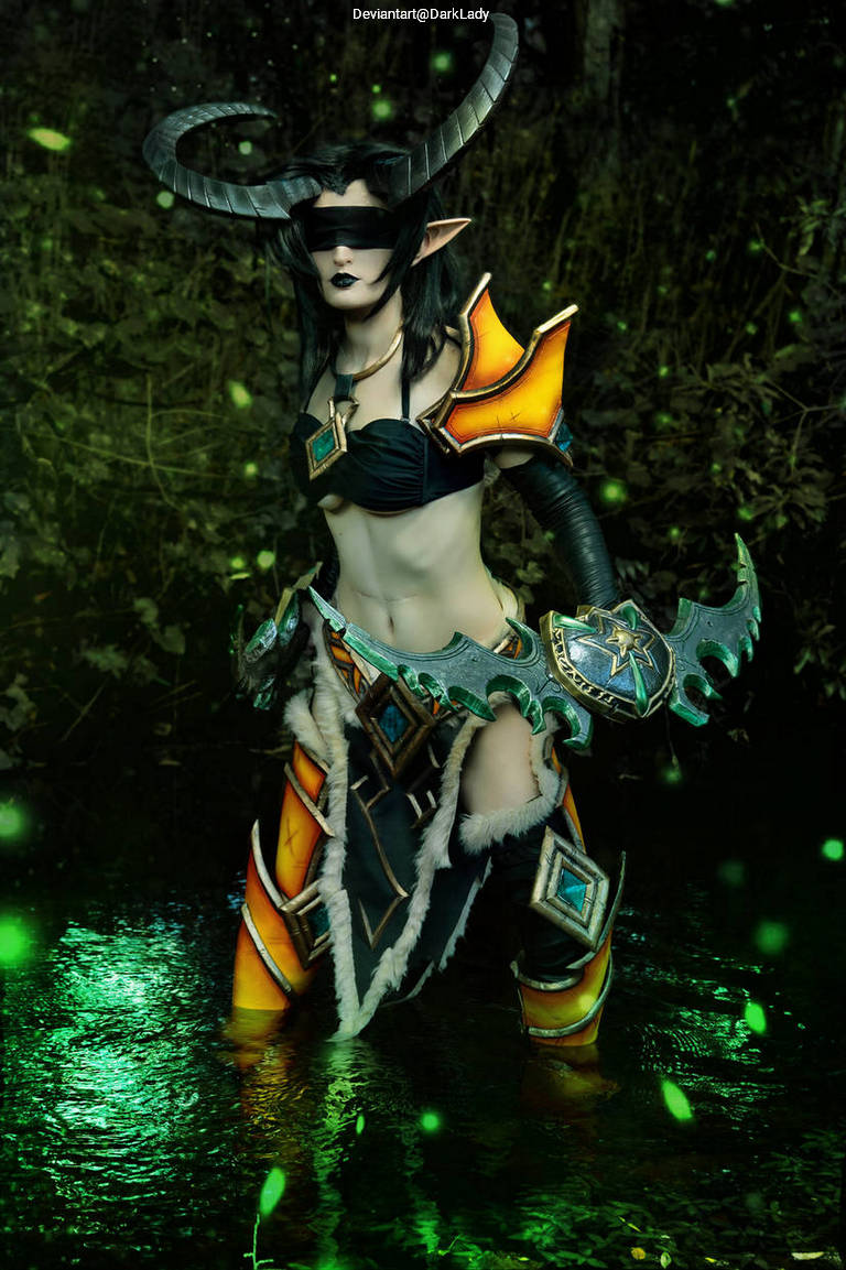 Heroes of the Storm - Valeera Sanguinar (Demon Hunter) Cosplay character portrait photography