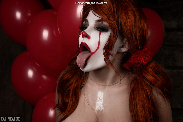 It - Pennywise the Dancing Clown (Female)  Cosplay character costume portrait