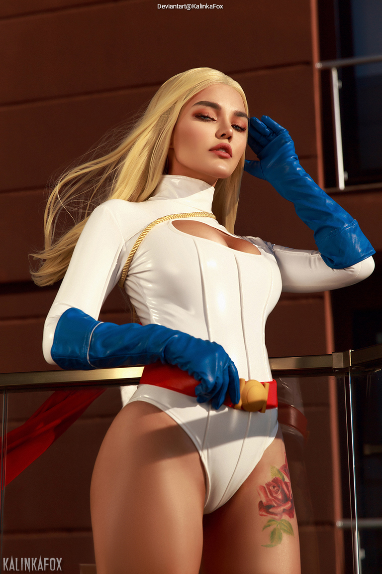 Justice Society of America (Vol 3) #9 (The New 52) - Kara Zor-L (Power Girl) (Karen Starr) Cospay full length photo