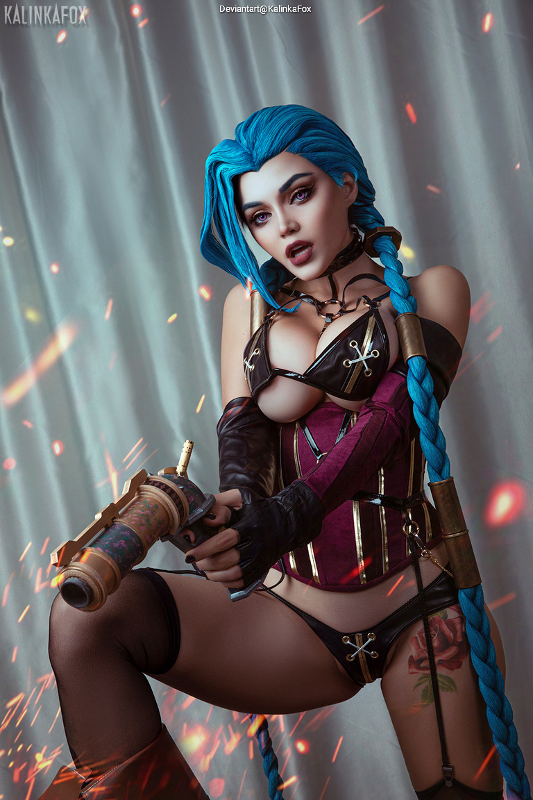 League of Legends - Jinx (The Loose Cannon) (Lingerie) Cosplay costume showcase portrait