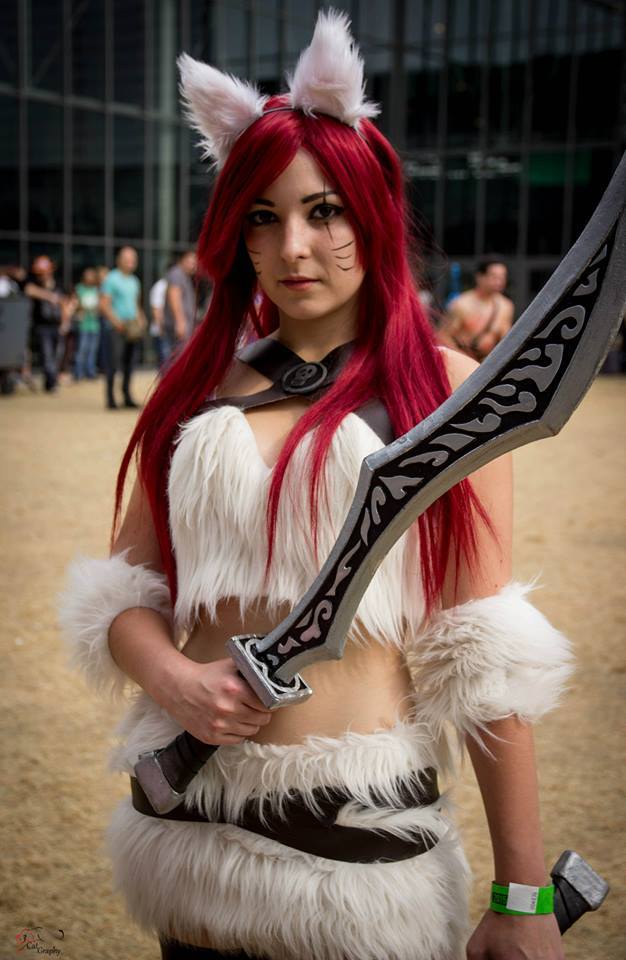League of Legends - Katarina Du Couteau (Dereen) (Kitty Cat) Cosplay full body portrait