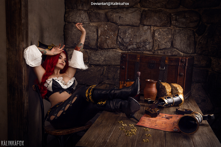 League of Legends - Miss Fortune (Waterloo) Cosplay full body character photo