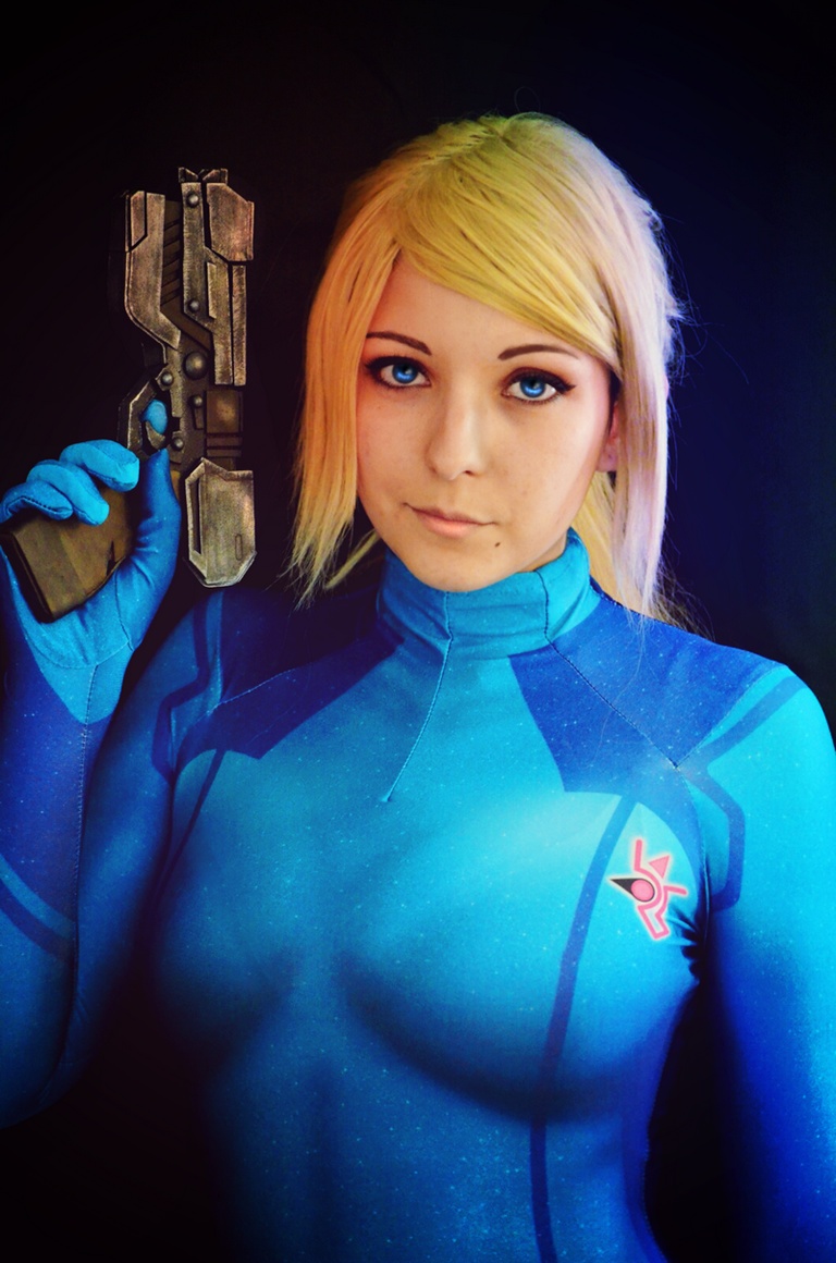 Metroid - Other M - Samus Aran (Zero Suit) Cosplay full length photo