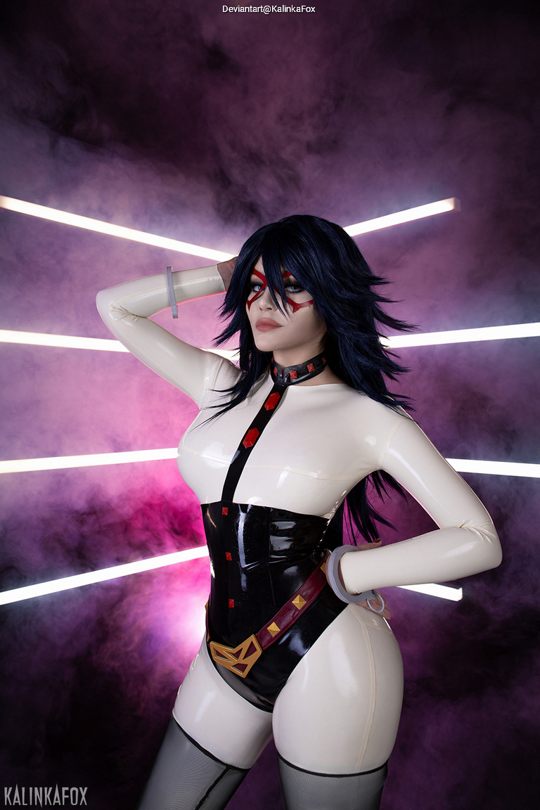 My Hero Academia - Nemuri Kayama (R-Rated Hero - Midnight) Cosplay - authentic view