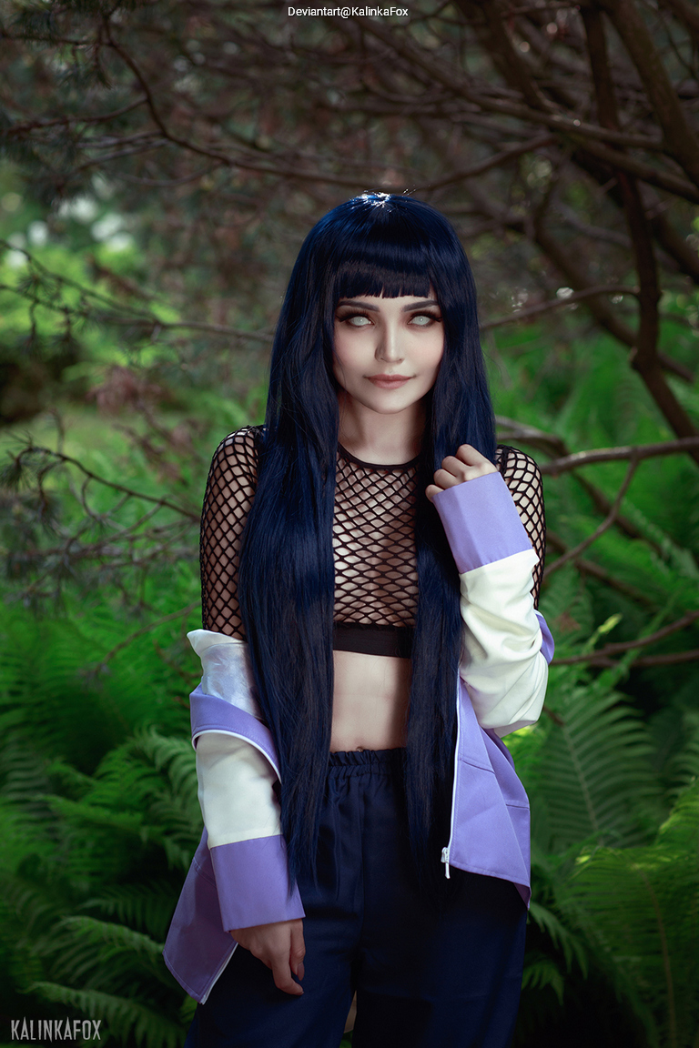 Naruto - Hinata Hyuga Cosplay costume showcase portrait