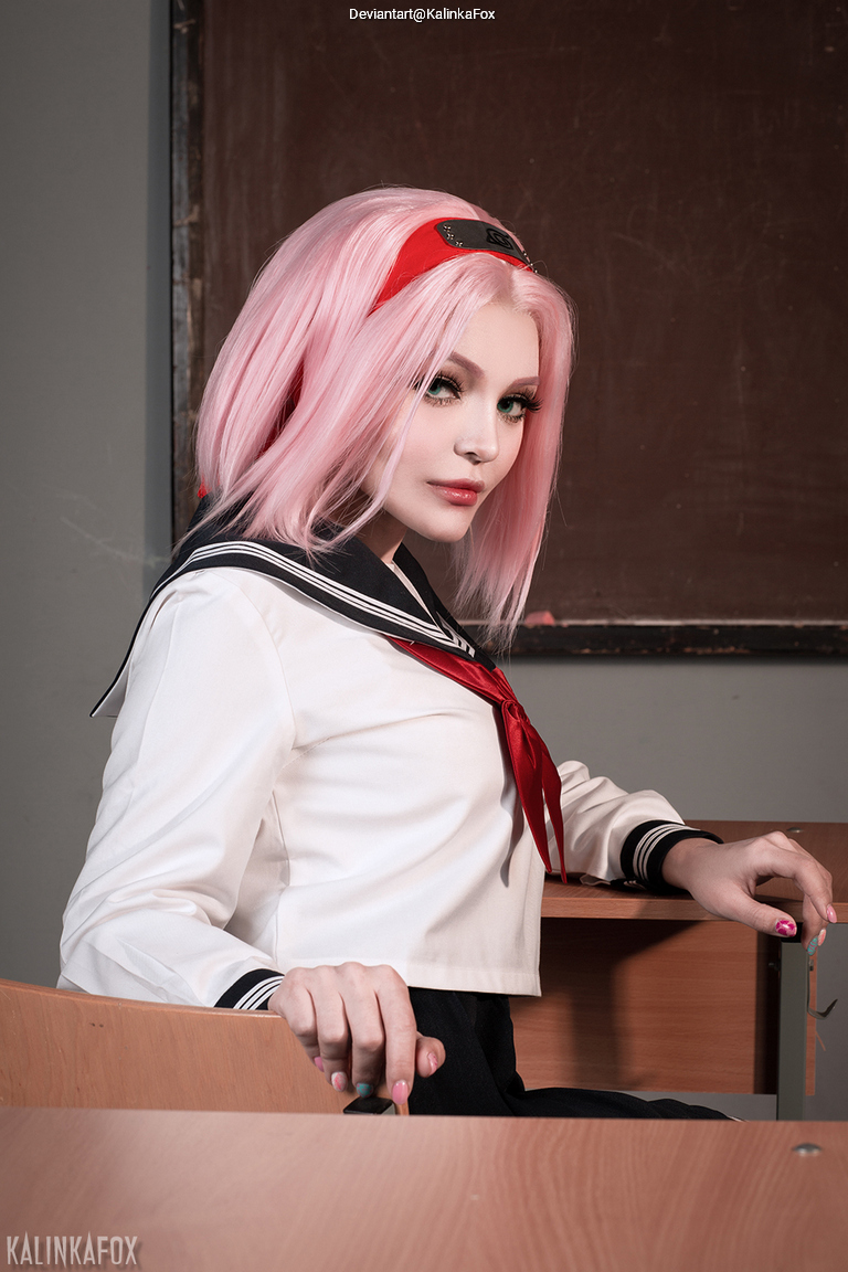 Naruto Shippuden - Sakura Haruno Cosplay full body character photo