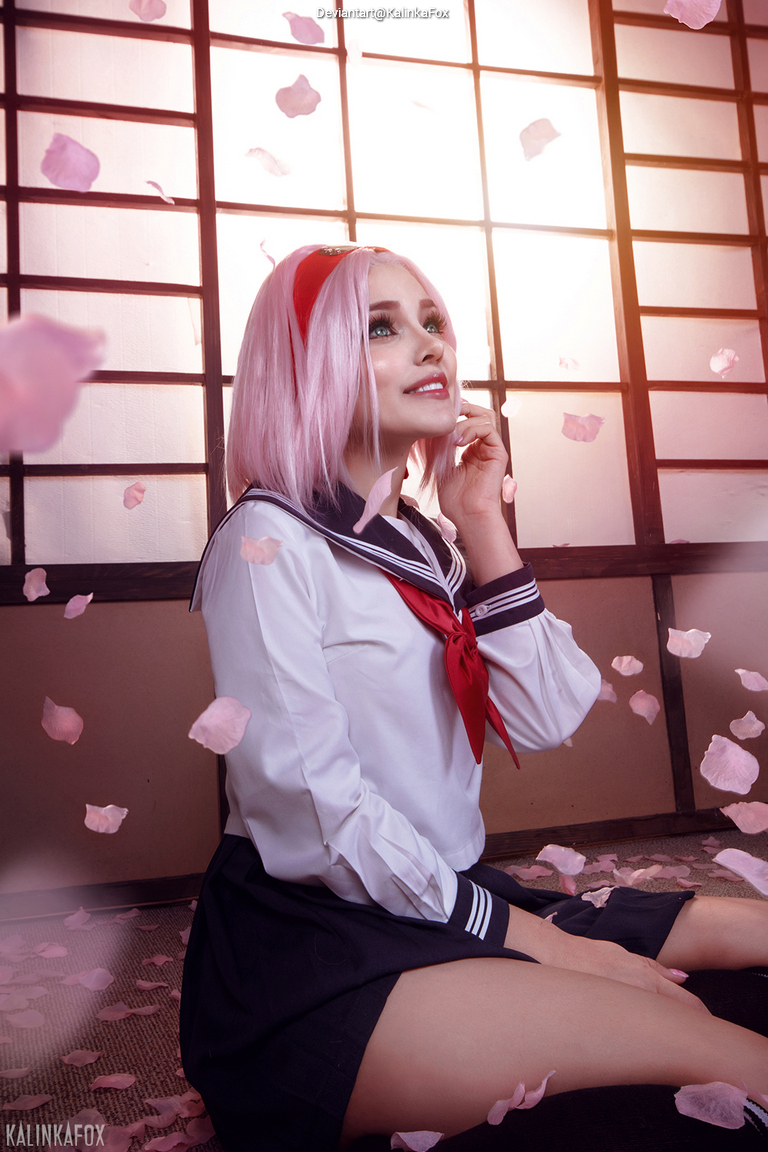 Naruto Shippuden - Sakura Haruno Cosplay costume showcase portrait
