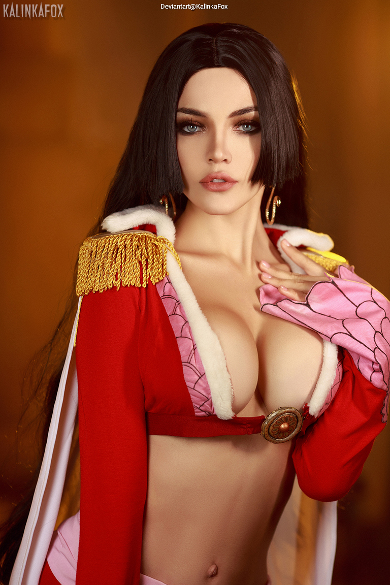 One Piece - Boa Hancock (Pirate Empress) Cosplay full length photo