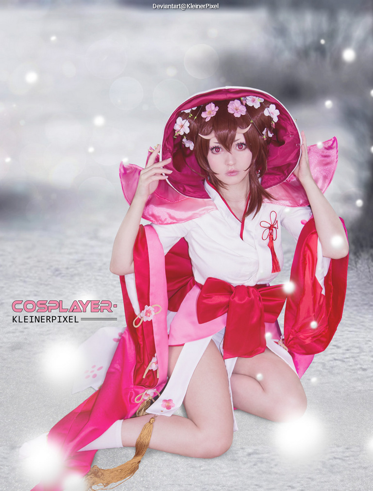 Onmyoji - Momo no Sei Cosplay character costume portrait