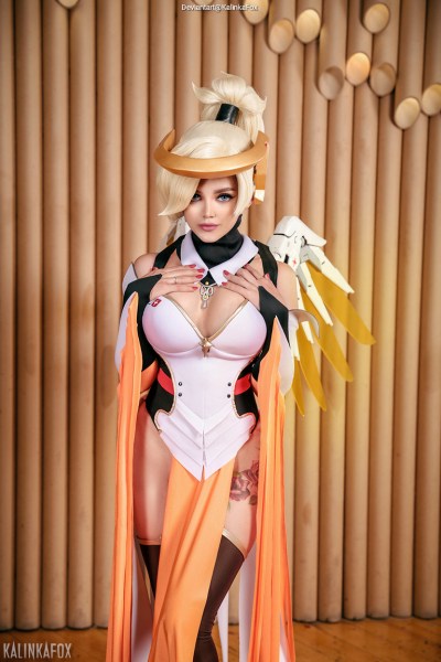 Overwatch - Mercy (Angela Ziegler) Cosplay