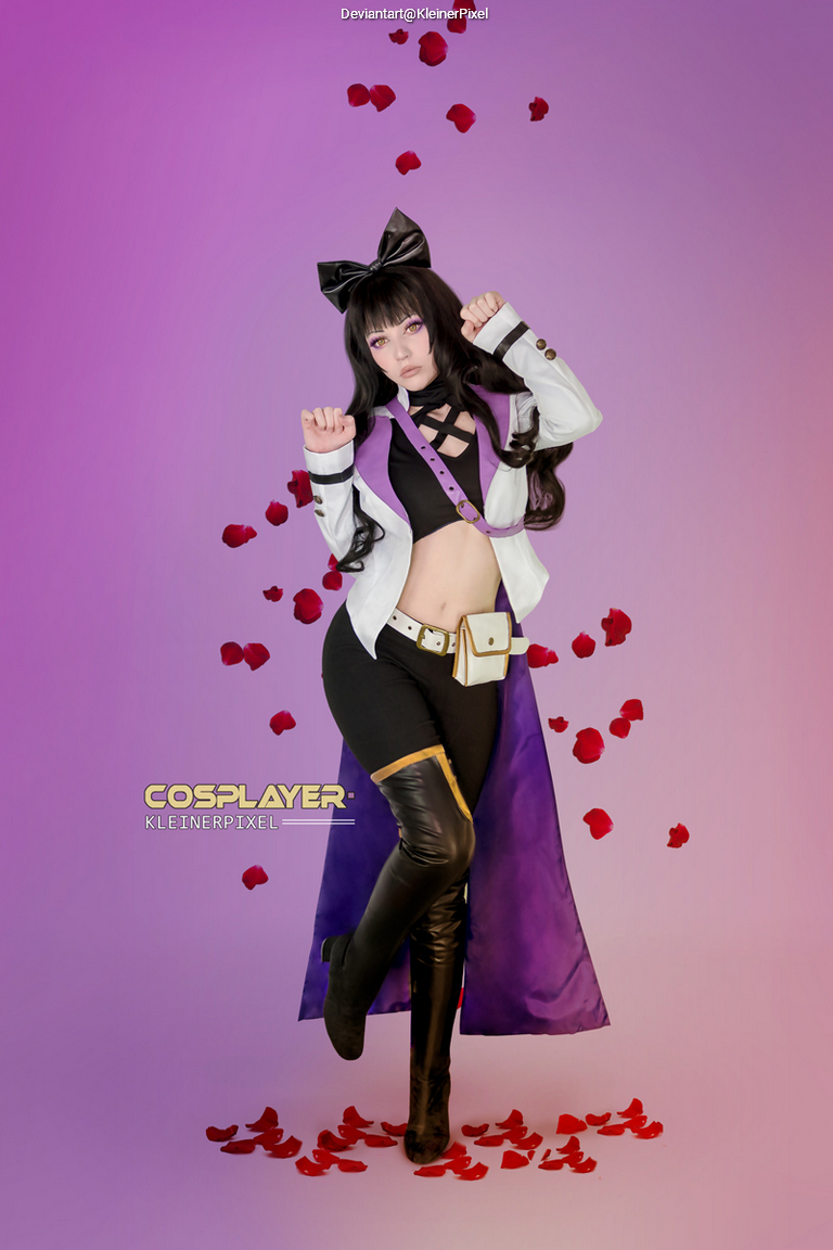 RWBY - Blake Belladonna Cosplay full length photo