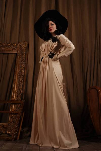 Resident Evil Village - Alcina Dimitrescu Cosplay