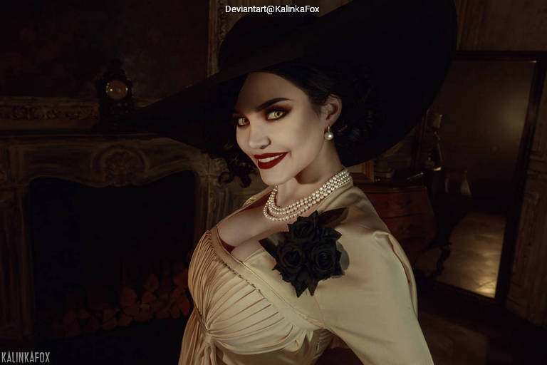 Resident Evil Village - Alcina Dimitrescu Cosplay anime character costume photo
