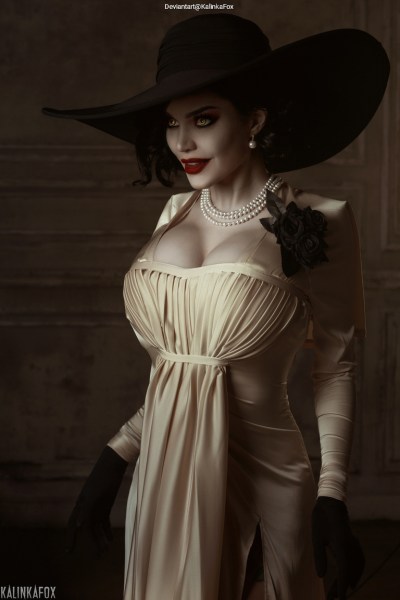 Resident Evil Village - Alcina Dimitrescu Cosplay