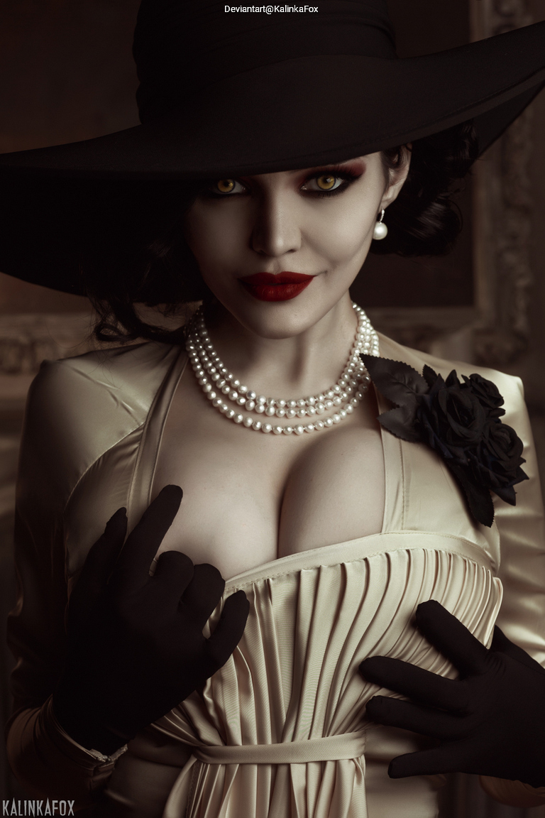 Resident Evil Village - Alcina Dimitrescu Cosplay character portrait photography