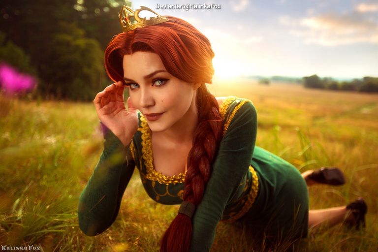 Shrek - Fiona (The Princess) Cosplay - professional cosplay study